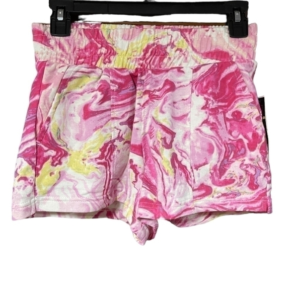 💕Nwt Womens No Boundaries Pink Abstract KNIT SHORTS Elastic Waist Small 3-5 - Picture 2 of 12